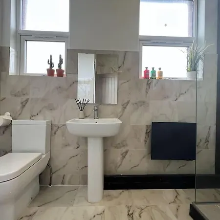 Lejlighed Sleek & Stylish Spacious Near Centre *