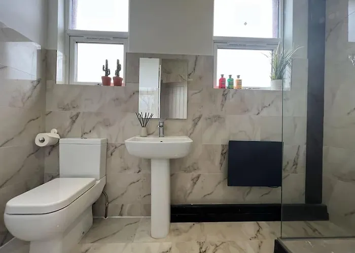 Apartment Sleek & Stylish Spacious Near Centre *